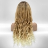 Длинный волнистый парик из термоволос 745, цвет Y8-CLKB пшеничный блондин с темными корнями